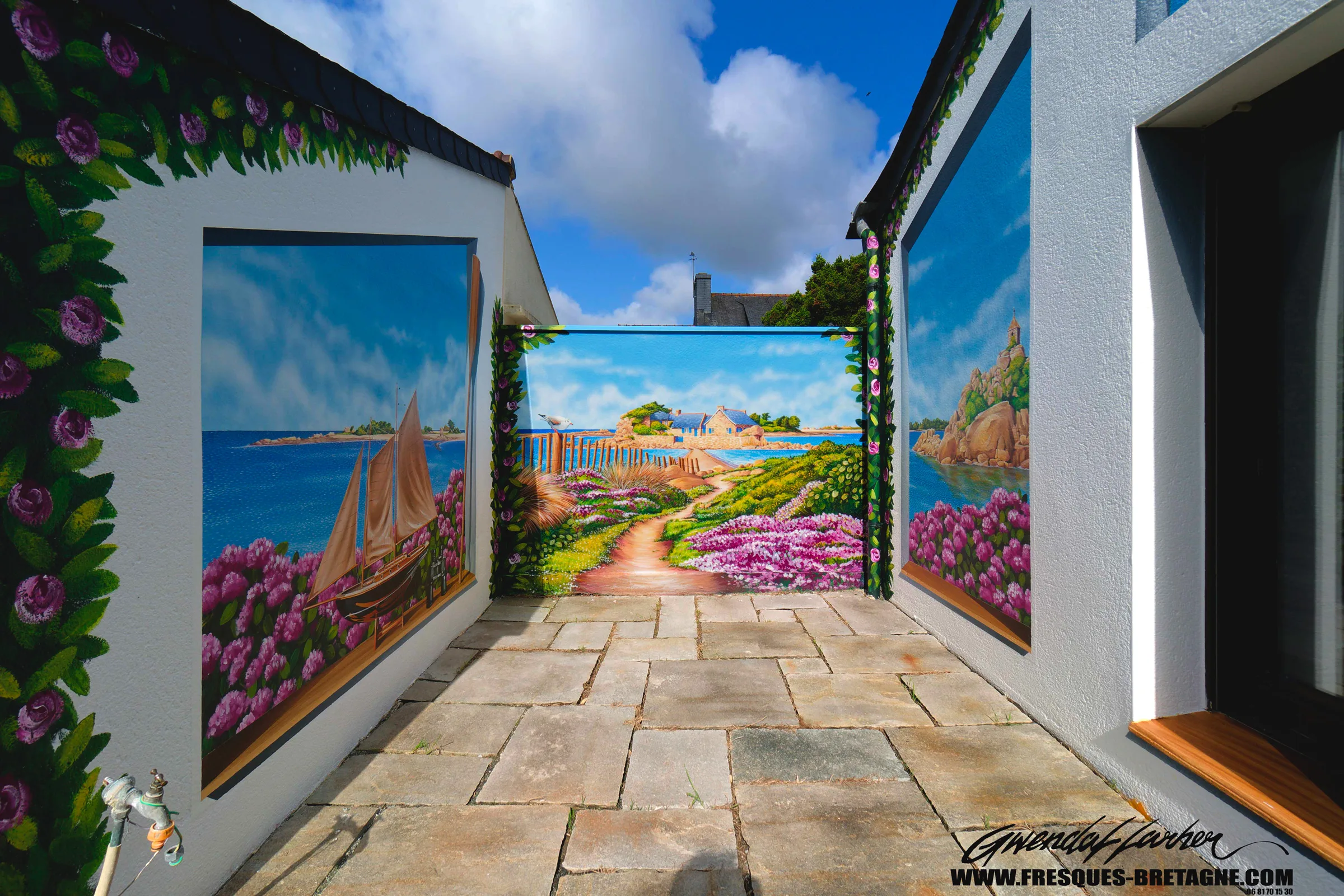 Fresque en trompe-l'œil sur les trois murs d'une terrasse de particulier, décoration extérieure à Penvenan